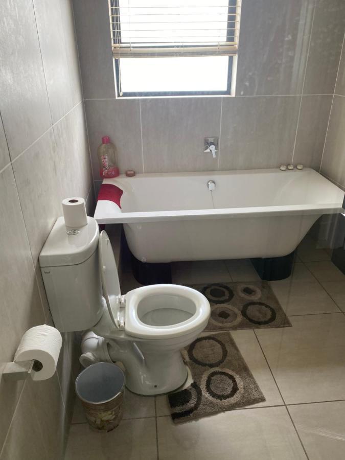Greenstone Ridge Apartment ヨハネスブルグ エクステリア 写真